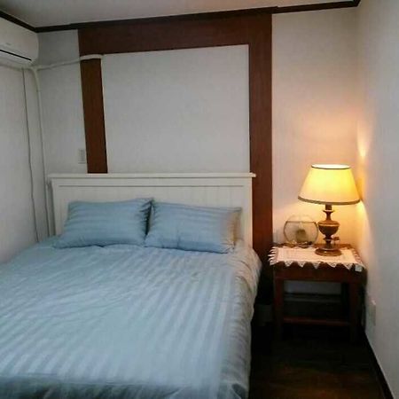 K Star Road Guesthouse - Hostel 서울특별시 외부 사진