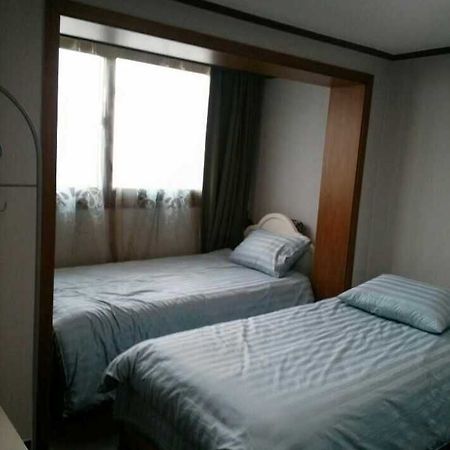 K Star Road Guesthouse - Hostel 서울특별시 외부 사진